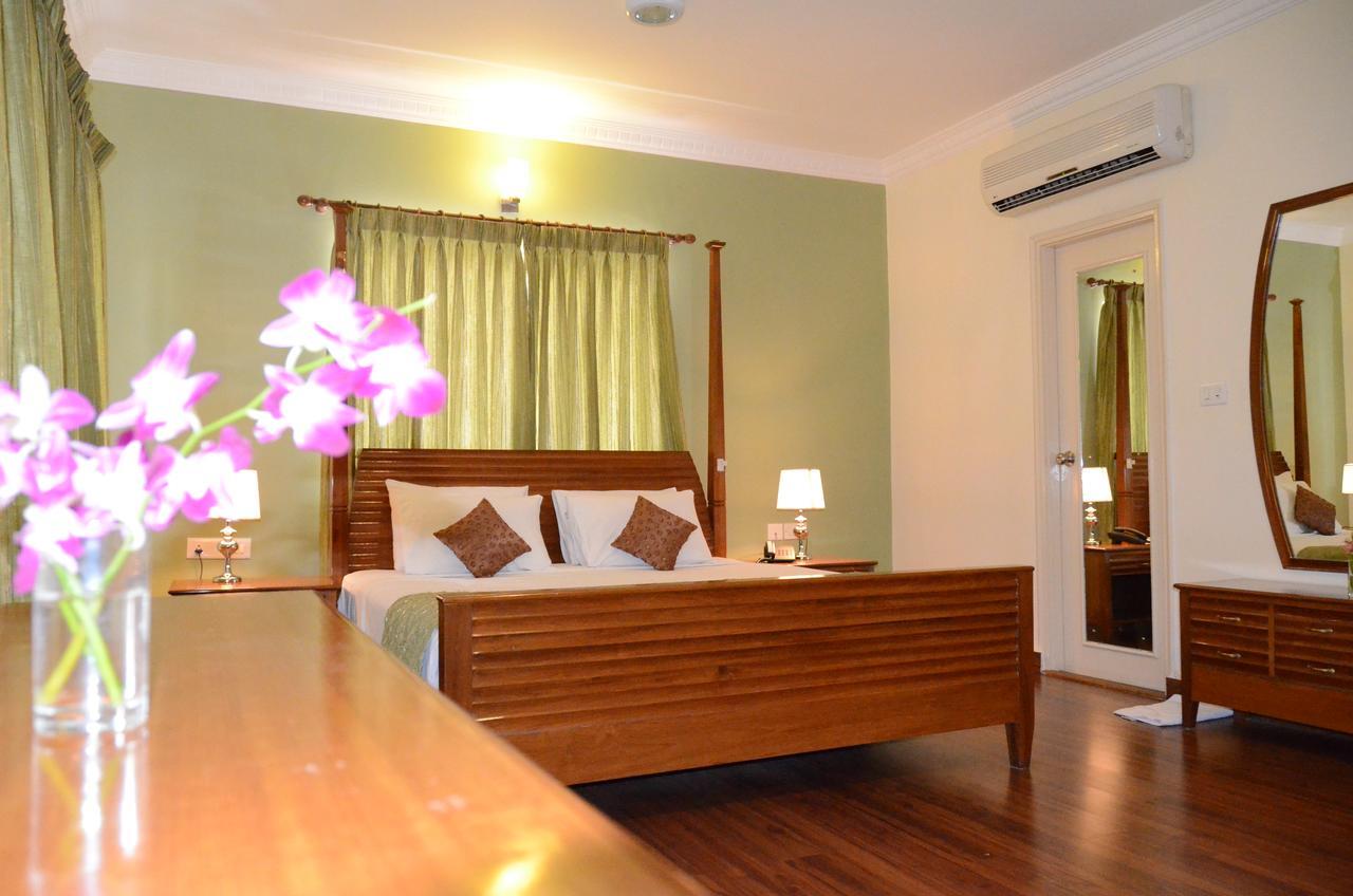 ทรินิตี้ สวีทส์ Hotel บังกาลอร์ ภายนอก รูปภาพ