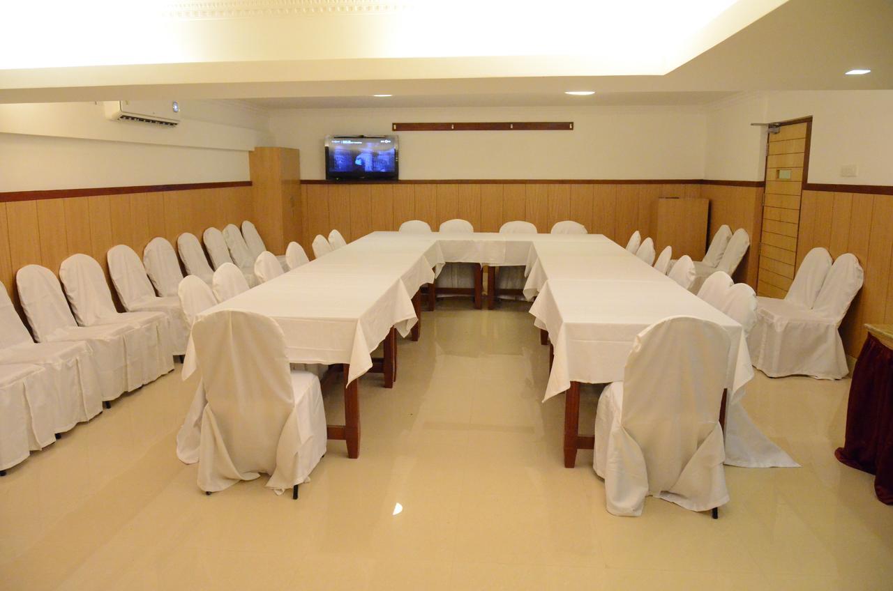 ทรินิตี้ สวีทส์ Hotel บังกาลอร์ ภายนอก รูปภาพ