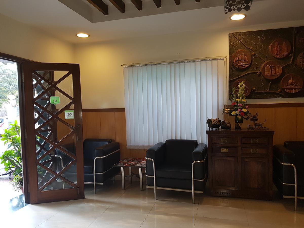 ทรินิตี้ สวีทส์ Hotel บังกาลอร์ ภายนอก รูปภาพ