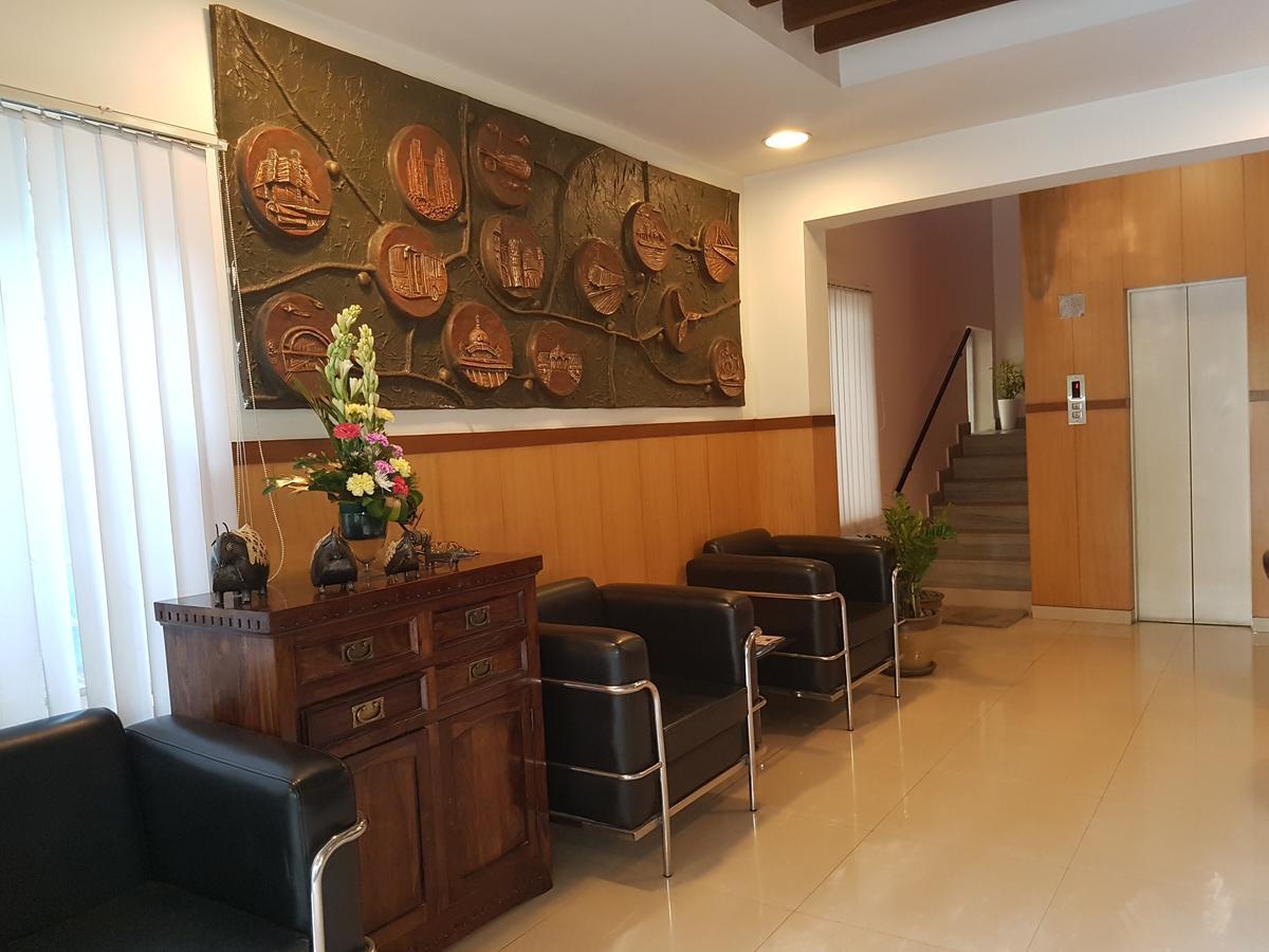 ทรินิตี้ สวีทส์ Hotel บังกาลอร์ ภายนอก รูปภาพ